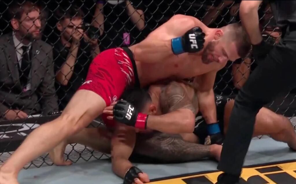 Robert Bryczek vítězí via TKO
